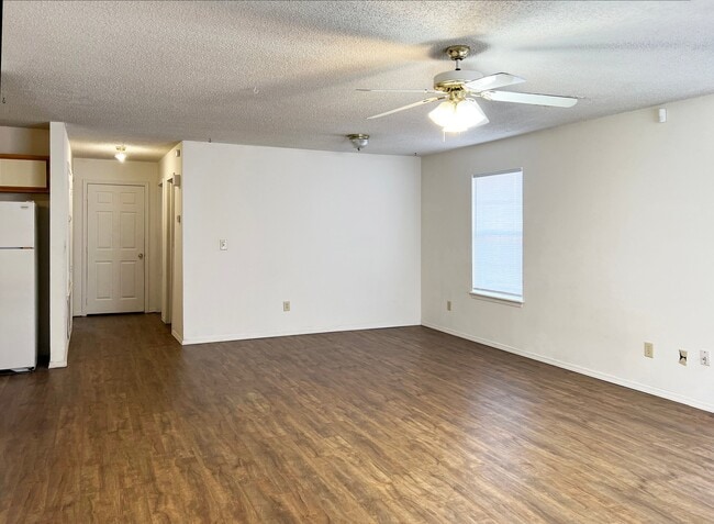 Photo - 5900 Samantha St Unidad A