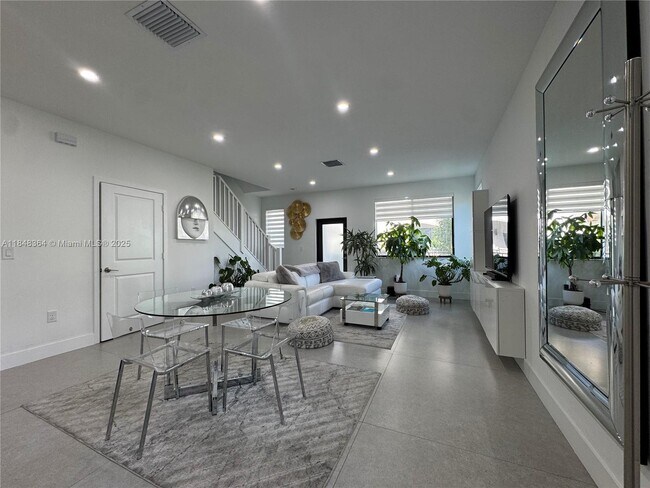 Photo - 4516 NW 83rd Ave