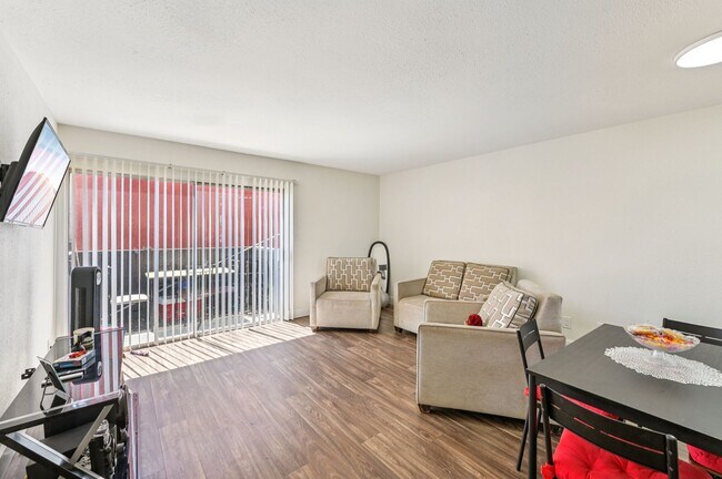 Photo - Las Casitas Apartments