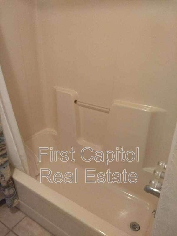 Photo - 132 N Main St