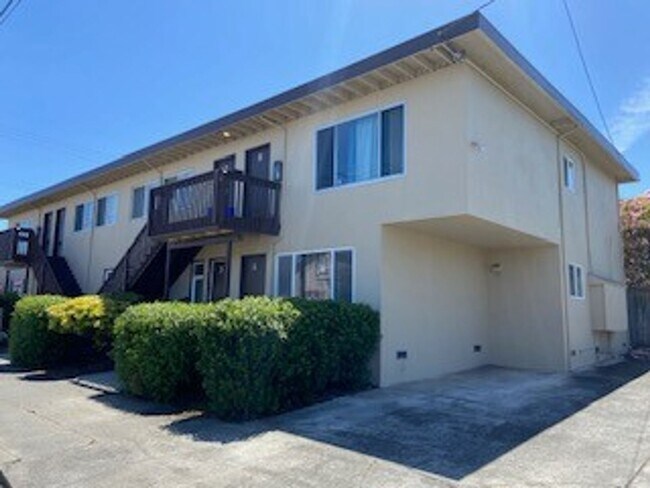 840 8th St Unit 4