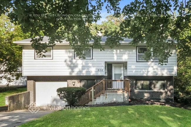 Building Photo - 906 Cedar St