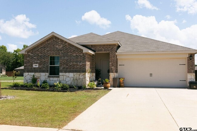 Building Photo - 203 Parker Oaks Dr Rental