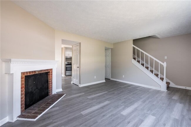 Photo - 580 Downing St