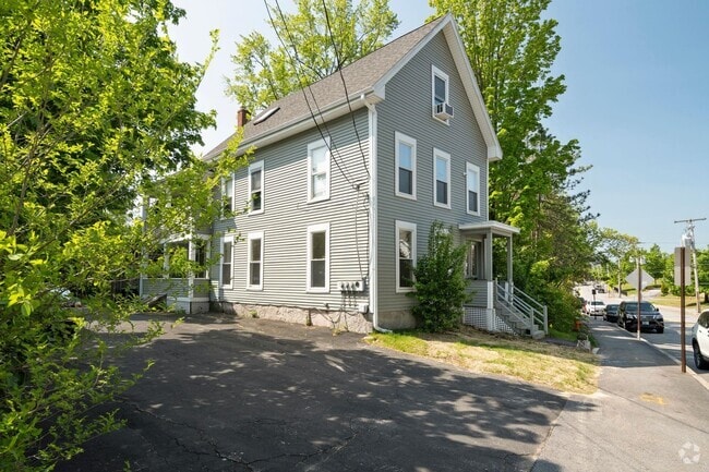 Building Photo - 113 Warren St Unit A Rental