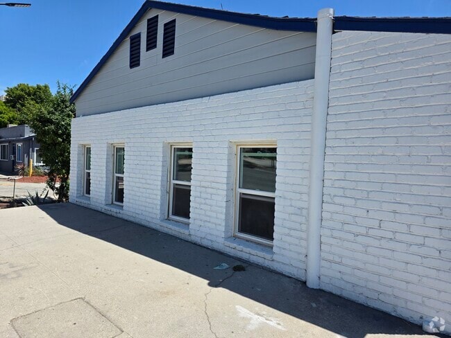 Building Photo - 818 E Rte 66 Unit A Rental