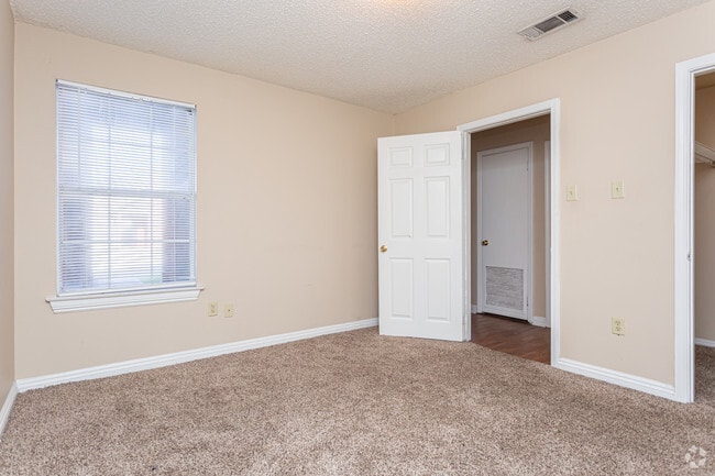 1 BR, 1 BA - 672 SF - Bluebonnet Ridge