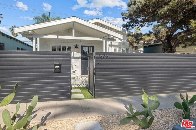 Photo - 1605 Cabrillo Ave
