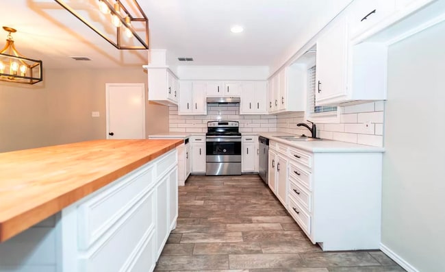 Photo - Bright, updated home!
