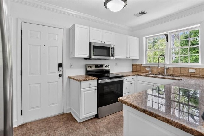 Building Photo - 115 Peachtree Memorial Dr NW