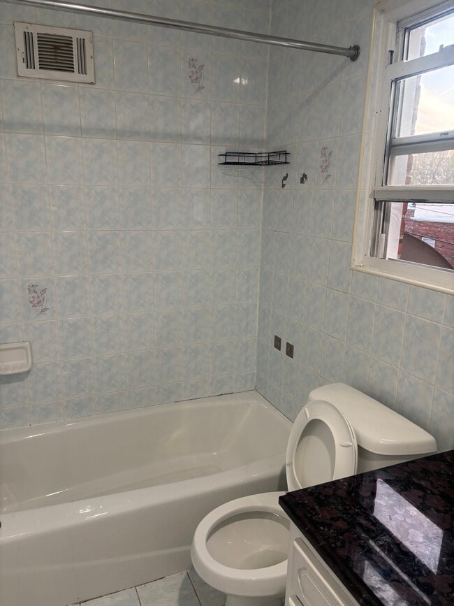 Photo - 25-07 College Point Blvd