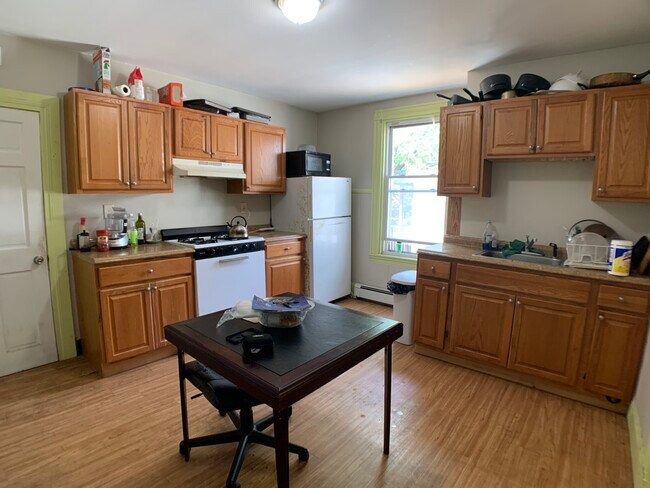 Photo - 569 Main St Unit #1