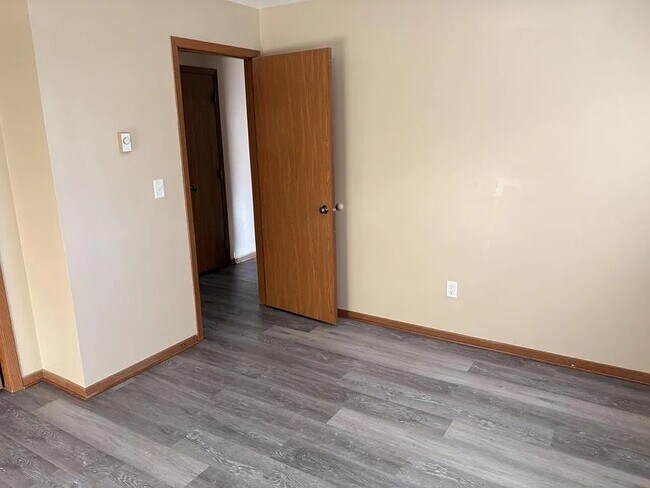 Sunrise Valley Trails Apartments