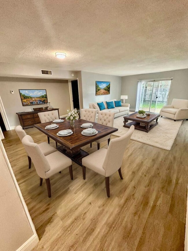 Building Photo - 1740 NW 60th Ave Unit 6