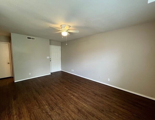 Photo - 3 bedroom Duplex!