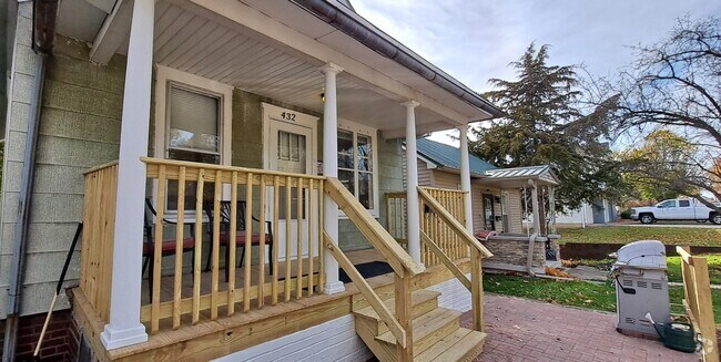 Building Photo - 432 6th St Unit A Rental