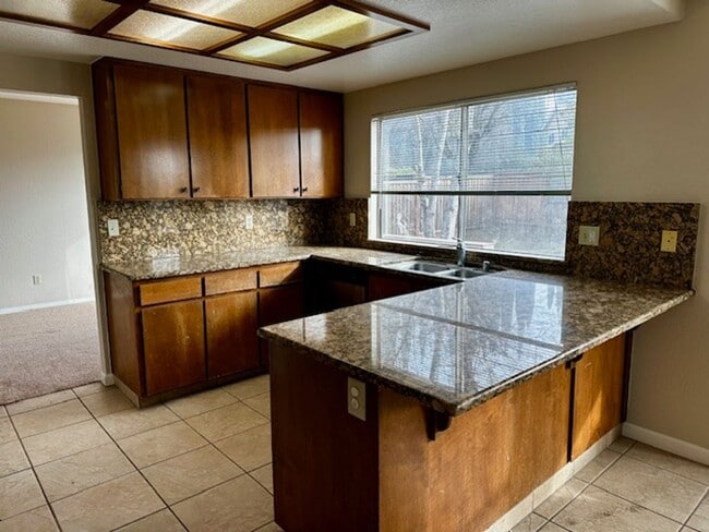 Photo - 4 bedroom 3 bathroom in Tracy