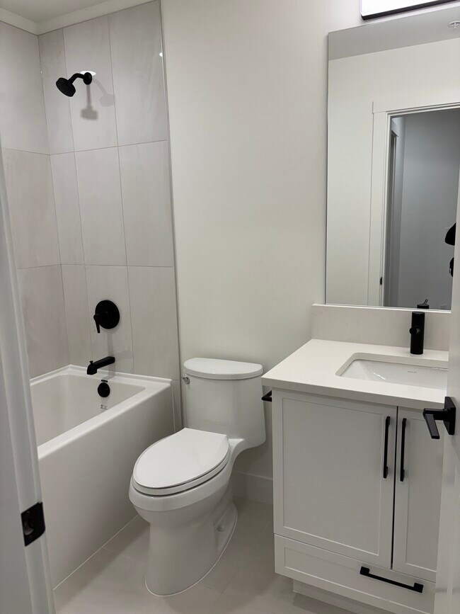 Bathroom - 3480 146A St Unit 218