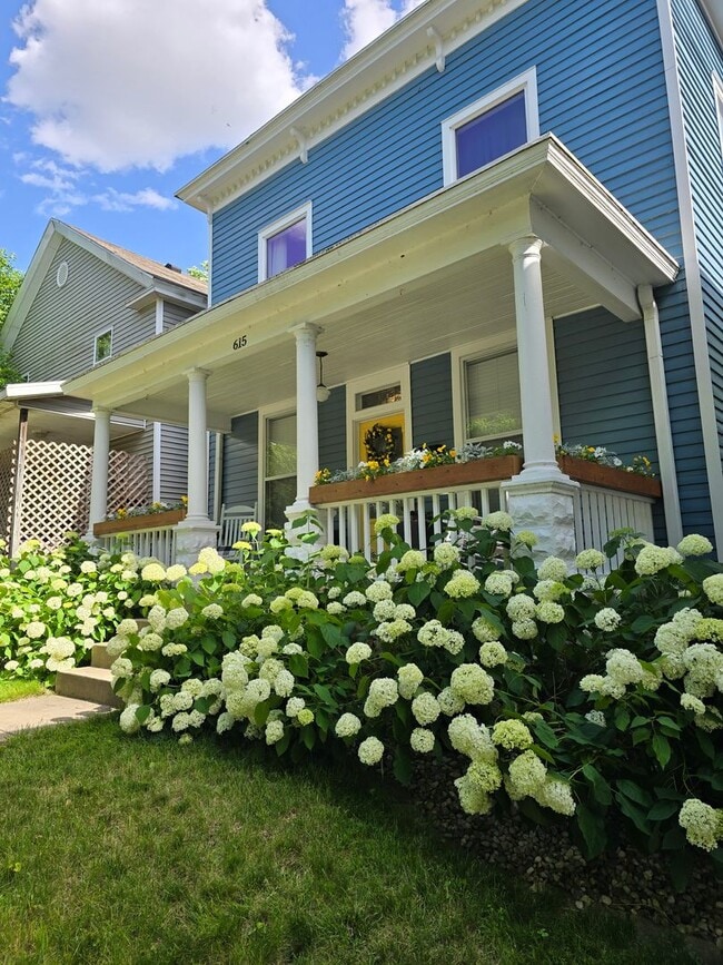 Photo - Updated HISTORICAL Downtown Home w/fenced ...