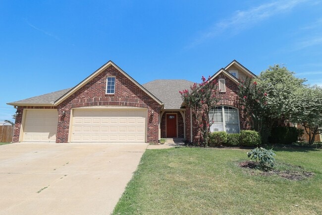 Spacious 4 bedroom 3 bathroom home In Sand... - Spacious 4 bedroom 3 bathroom home In Sand...