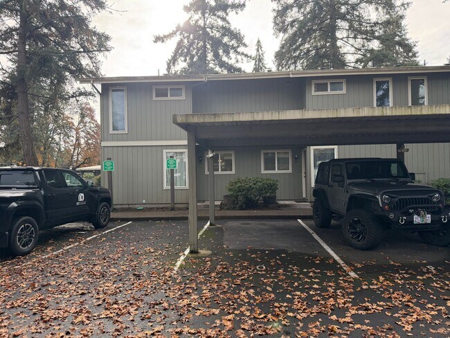 Photo - Beautifully updated 1 bedroom townhouse!