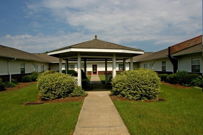 Photo - Azalea Gardens Apartments