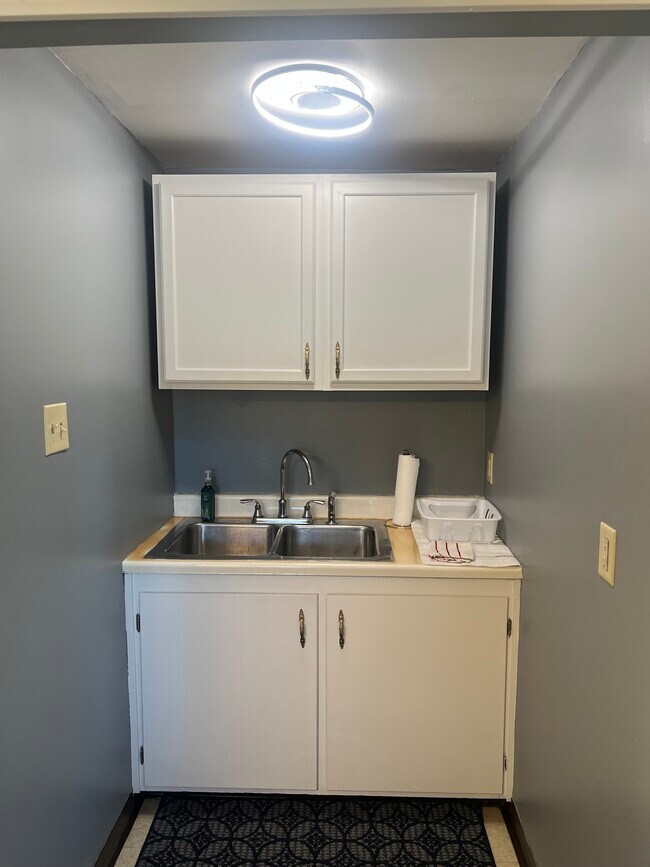 Photo - 109 Oxford St Unit Fully furnished apartment