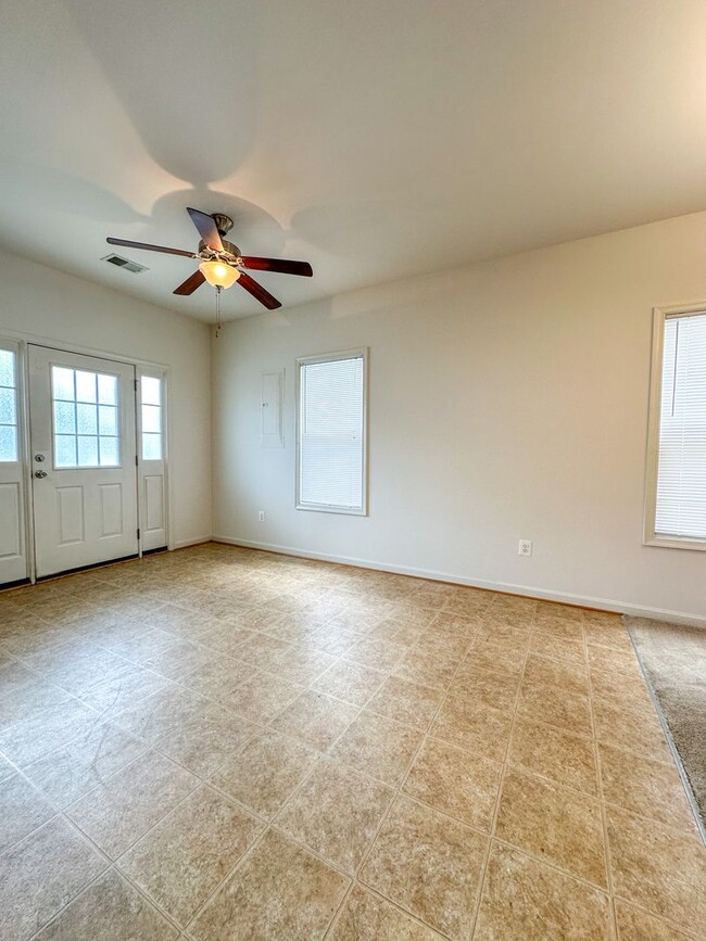 Photo - Sycomore Square Town House 3bed/2.5baths