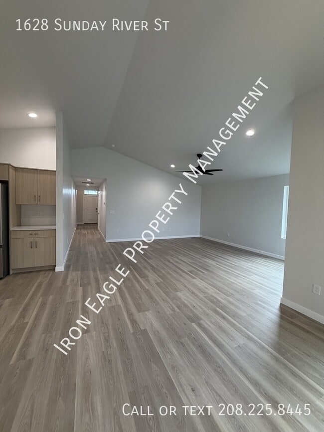 1628 Sunday River St
