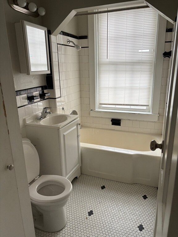 Photo - 133-137 Winter St Unit 4