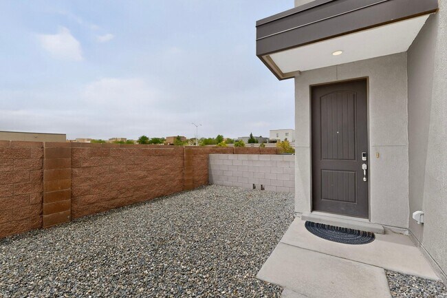 Photo - 5603 Linq Ct NE