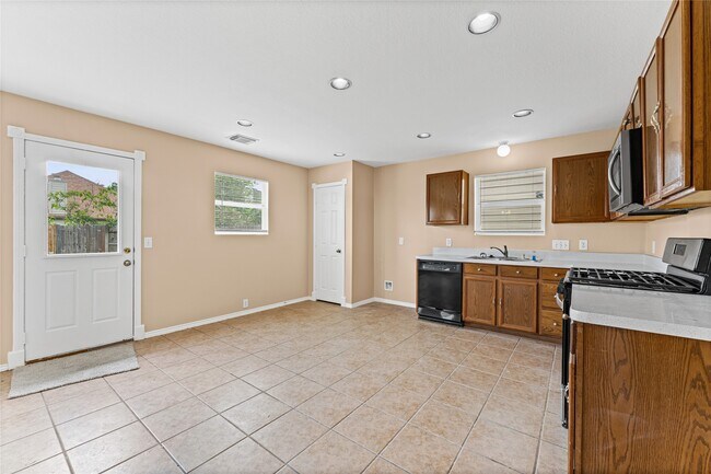 Photo - 3414 Dartmouth Field Ln