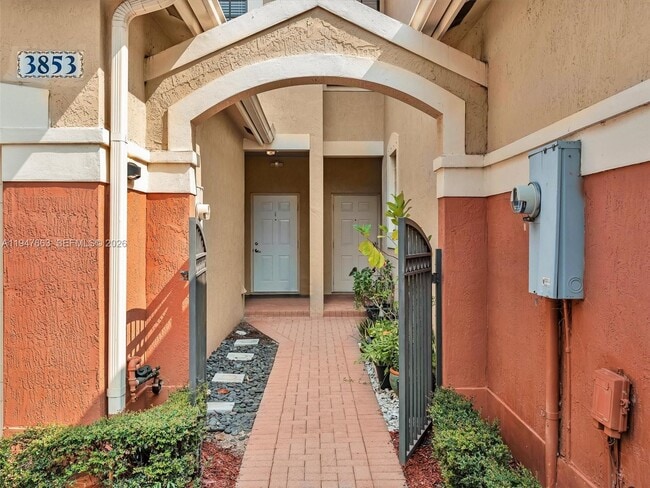 Photo - 3853 Tree Top Dr