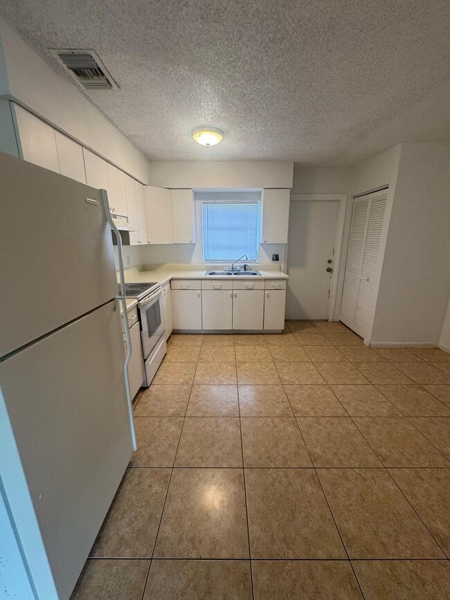 Photo - 1480 NW 19th Ct