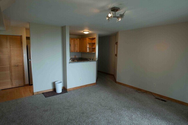 Photo - 916 Hilldale Ave