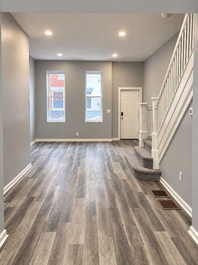Photo - 2739 W Montgomery Ave