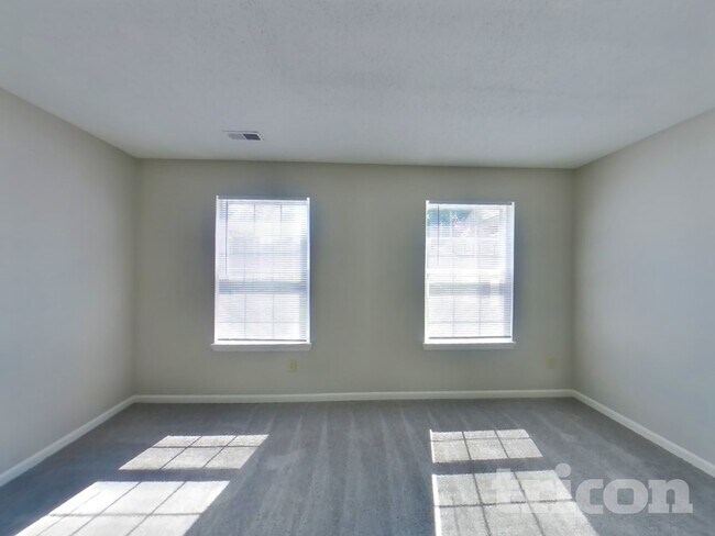 Photo - 4002 Caddy Way