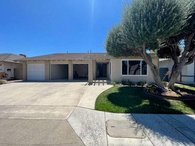 Photo - SaintPaul6382 Unit A