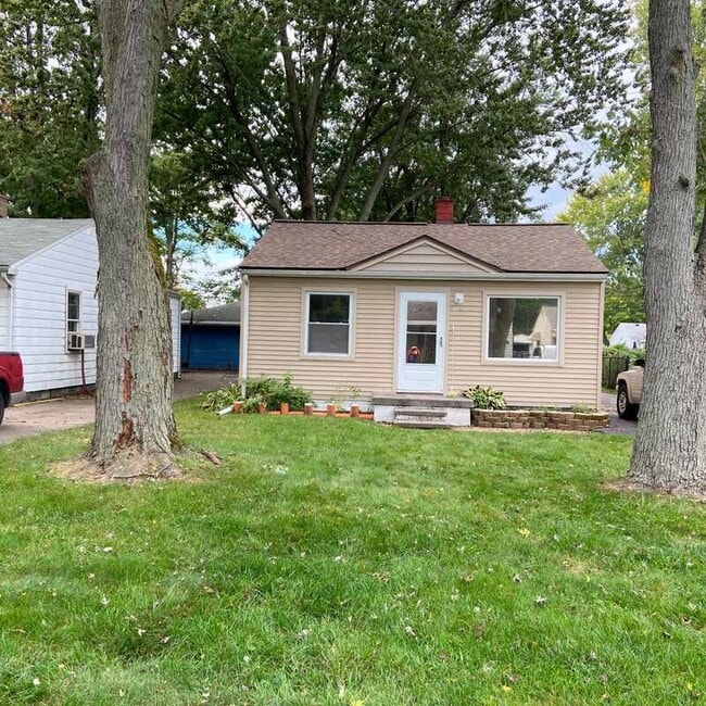 Building Photo - 15396 Buck St