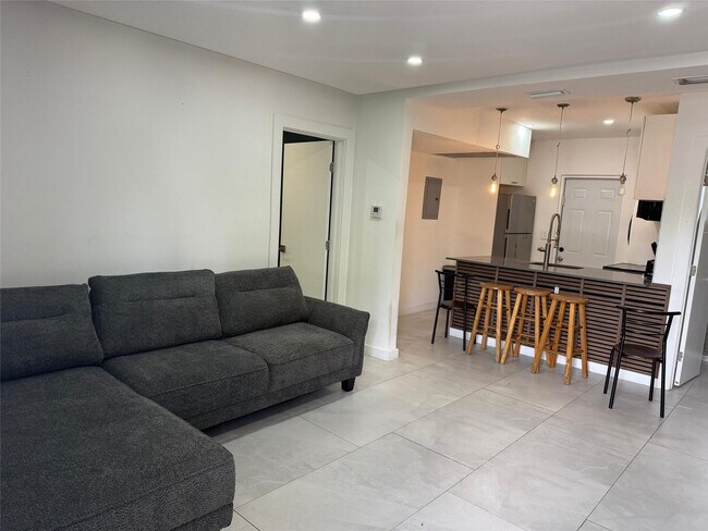 Building Photo - 2201 Greene St. Unit 2