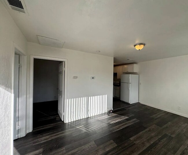 Living Room - 2838 El Nido Dr Unit Back