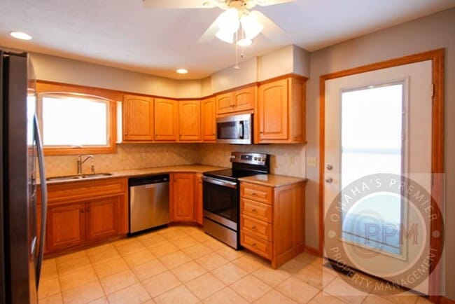 Photo - Spacious 3Bed/ 1Bath Home