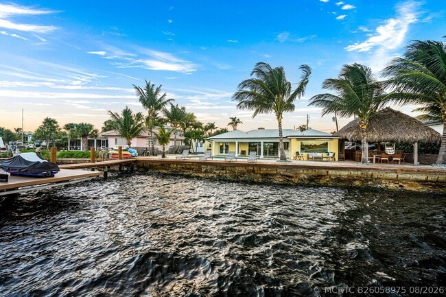 844 East Dr