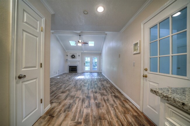Photo - 9 Oldstream Ct