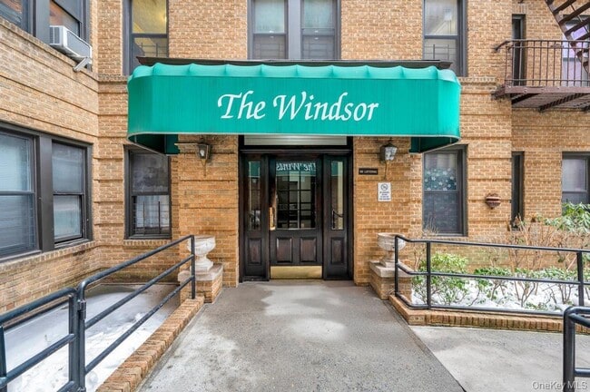 Building Photo - 37-16 83rd St Unit 2A