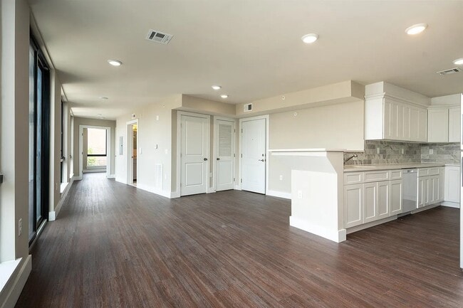 Photo - 242 Beacon Ave