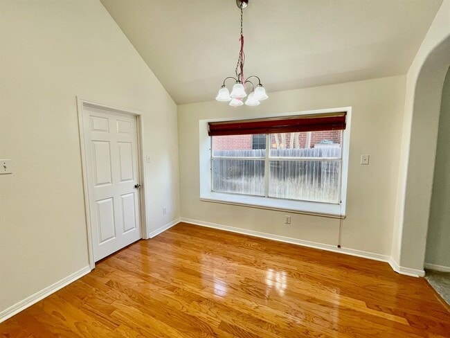 Photo - 902 Cashew Ln