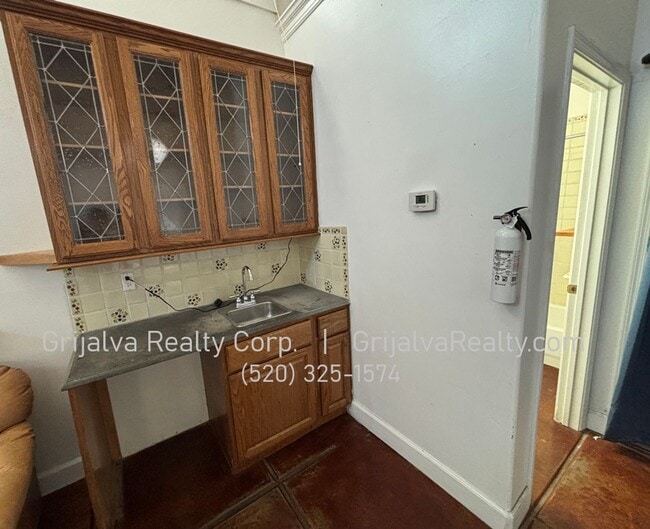 Photo - 1070 E Miles St Unidad 03