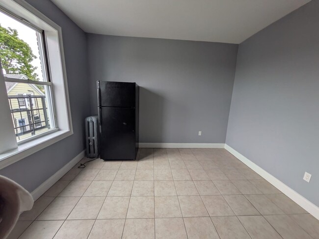 Photo - 735 Avenue C