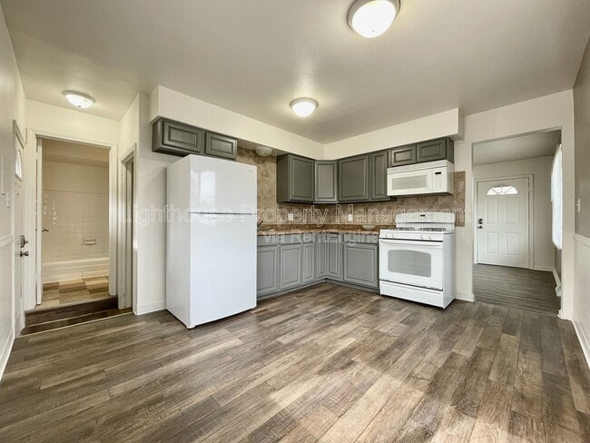 Photo - 4313 Dawes Ct SE
